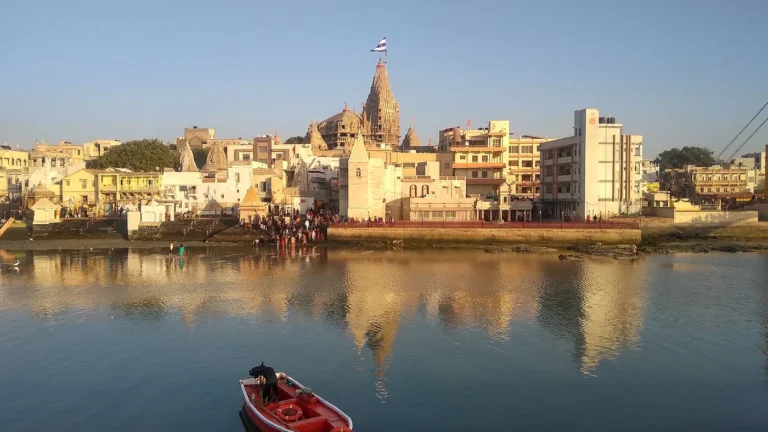 Dwarkadhish temple and Gomti ghat, Dwarka